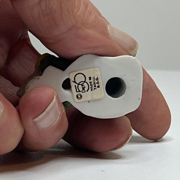 Dept 56 Blacksmith Set - Boy - Dickens Village Loose Figurine from 1987 - Picture 6 of 6